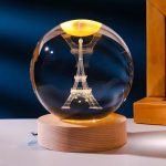 Esfera de cristal luz cálida – Diseño Torre Eiffel
